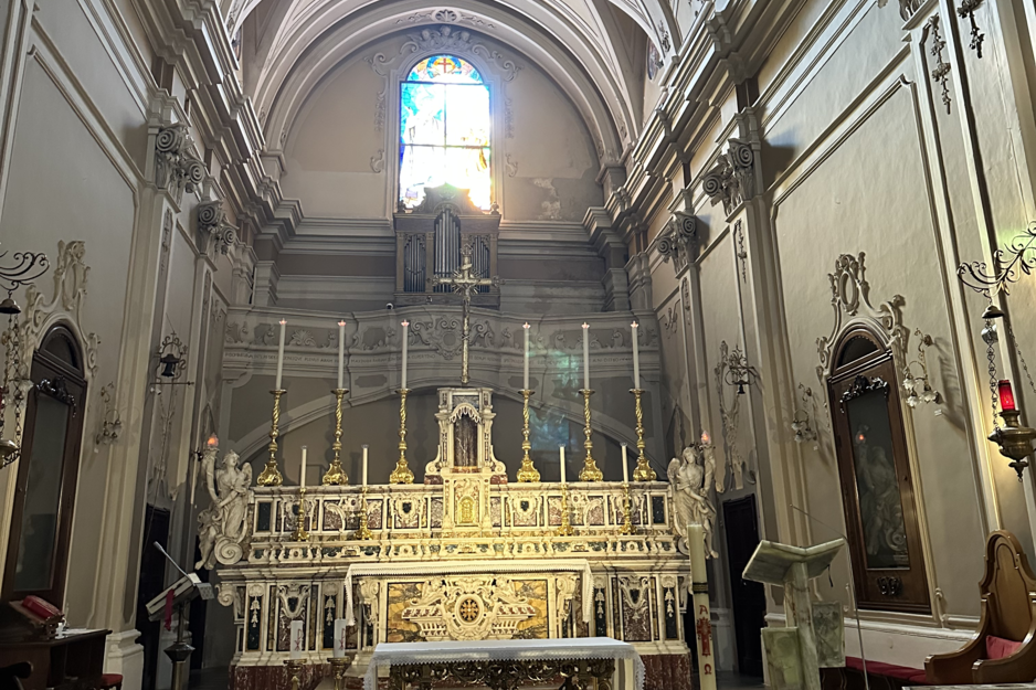 Altar in der Kirche von Locorotondo | © Linz Airport