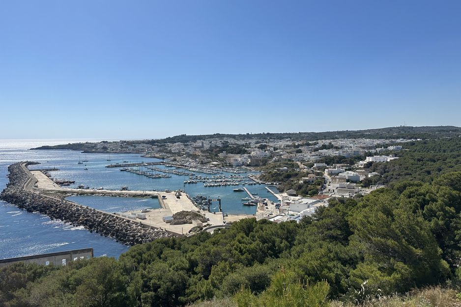 Blick von der Treppe zum Leuchtturm auf Santa Maria Leuca | © Linz Airport